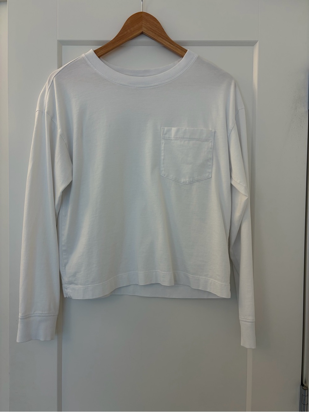 Evereve White Ribbed-Neck Long Sleeve Tee